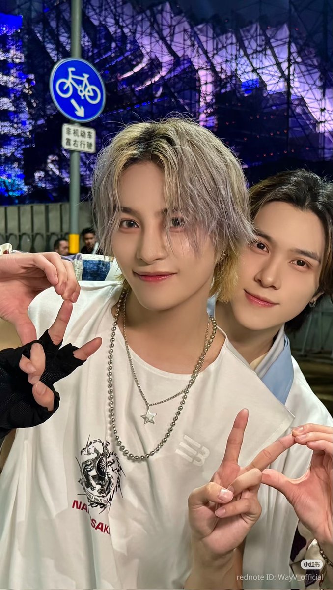 nyonyaawong_'s tweet photo. #WayV Xiaohongsu Update

#Dontpanicwhenyouencounteracrush #Hainanmusteatlist #Meetahandsomeguyatthemusicfestival #Soldit #CanItellyouaboutthis
#AmealIllneverforget

LOL THE HASTAG IS REALLY HILARIOUS 🤣🤣 https://t.co/TbsRiq0dpe