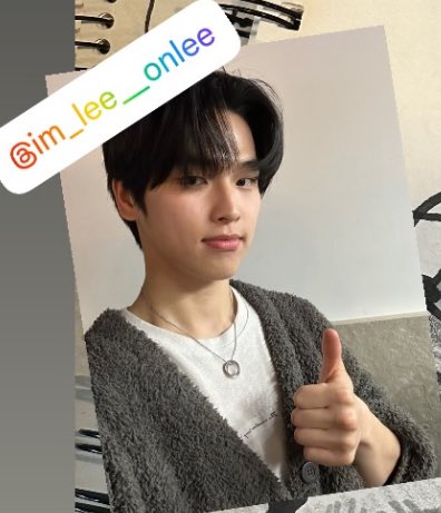 슈 tweet media