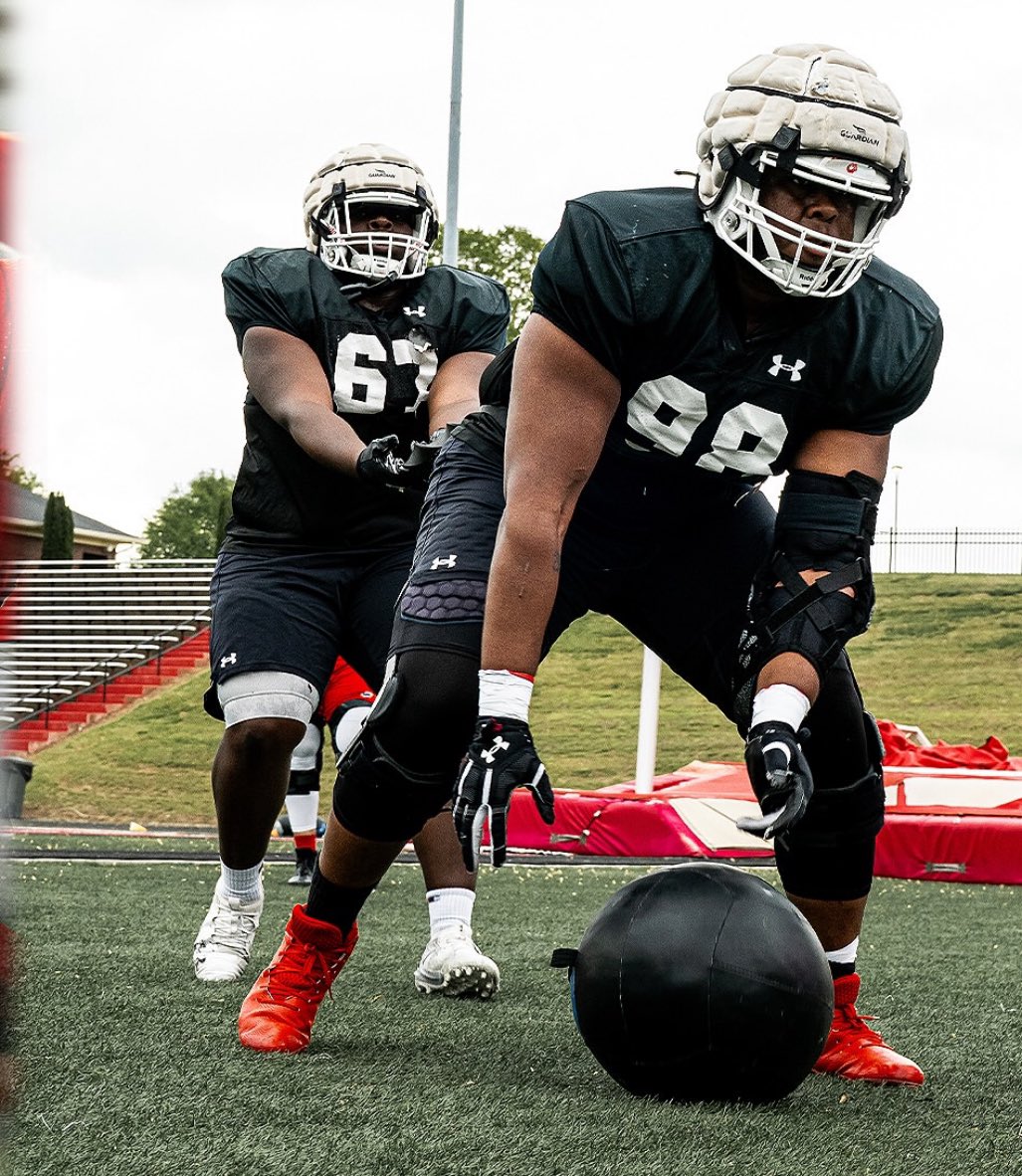 CoachCully_UF's tweet photo. That’s a wrap on Spring ‘25.
Effort, Discipline, Grit & Energy.
Everyday.
Proud to be a part of this group!
#AKBs 🤝 @GWUFootball
📸: @Garrett28Maheux https://t.co/pko0F8hGAF