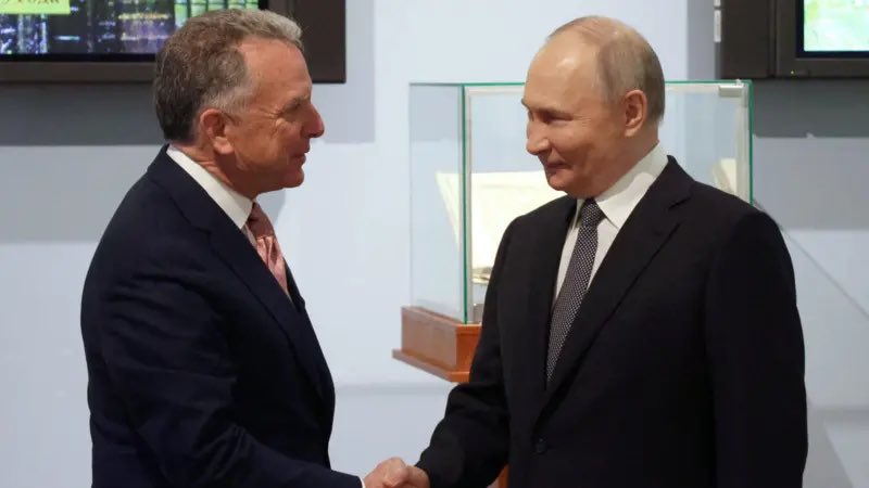 mmagierowski's tweet photo. Saint Petersburg last Friday. Sumy today. https://t.co/cB8VBEAVbP
