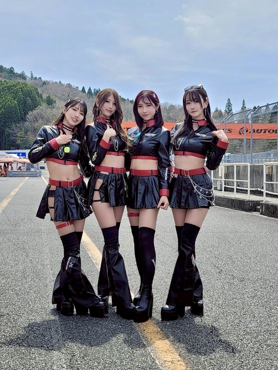 xyu1222's tweet photo. SUPER GT Rd.1岡山 決勝 雨で大荒れのレースでしたが360号車は無事完走し18番手でチェッカーを受けました！！
寒い中応援ありがとうございました🥰 https://t.co/BjMGmdJOCZ