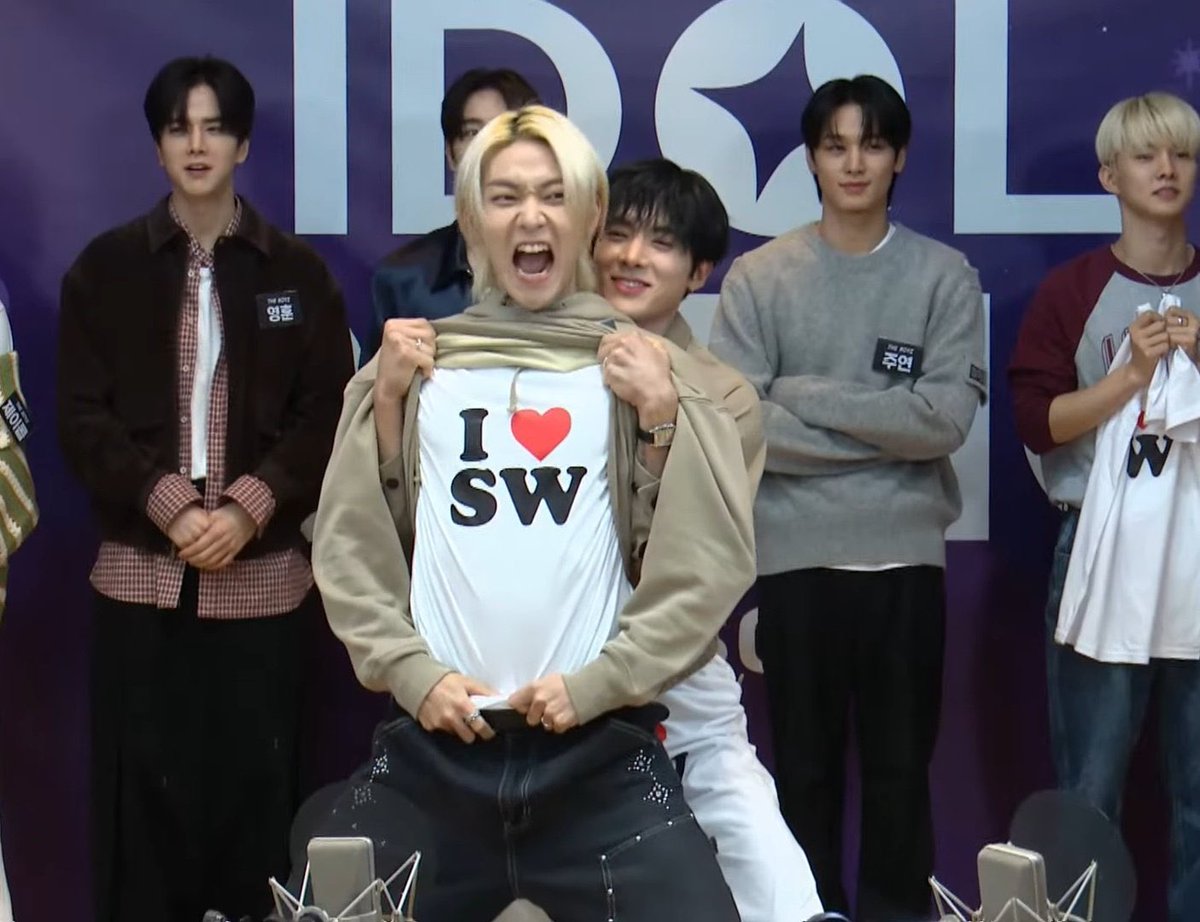 kimsunwoorld's tweet photo. that's on period. https://t.co/GY2rvkH2D3
