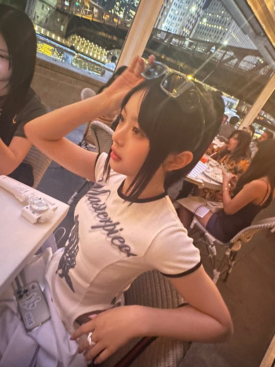 _hannibunch's tweet photo. from minji’s pov https://t.co/qcF4Beew1o