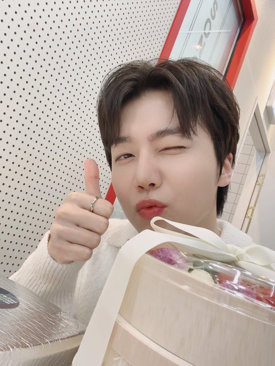 나 오늘 살면서 제일 행복했어
고마워 사랑해
나랑 더 행복한 날 만들러가자!!!