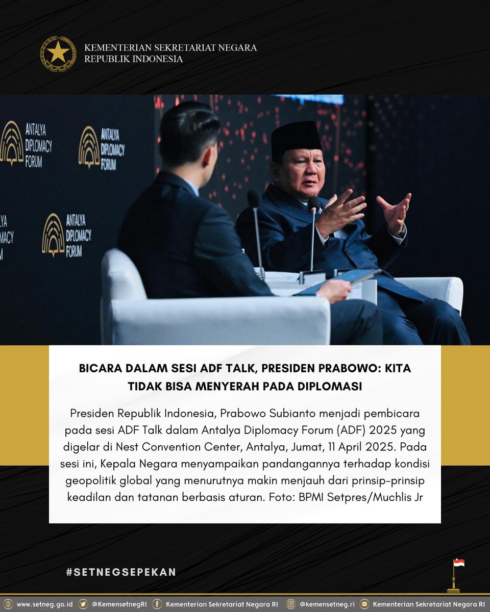KemensetnegRI's tweet photo. 1. SETNEG SEPEKAN FOTO

Kumpulan foto highlight kegiatan Presiden, Wakil Presiden, Menteri Sekretaris Negara, dan Kementerian Sekretariat Negara selama sepekan Edisi 7-13 April 2025

#KemensetnegRI https://t.co/Yl1IFU2mbn