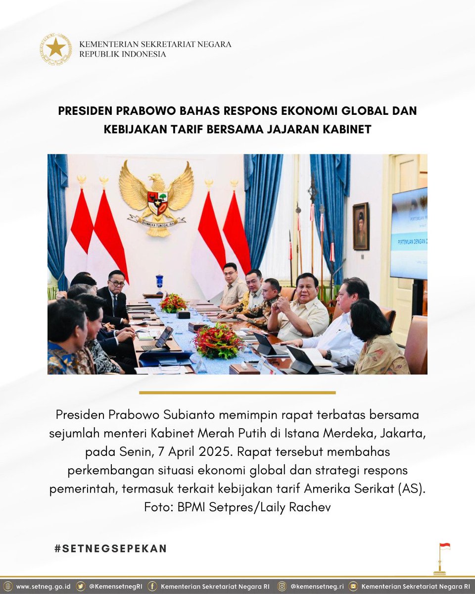 KemensetnegRI's tweet photo. 2. SETNEG SEPEKAN FOTO

Kumpulan foto highlight kegiatan Presiden, Wakil Presiden, Menteri Sekretaris Negara, dan Kementerian Sekretariat Negara selama sepekan Edisi 7-13 April 2025

#KemensetnegRI https://t.co/C6uTteHPt3