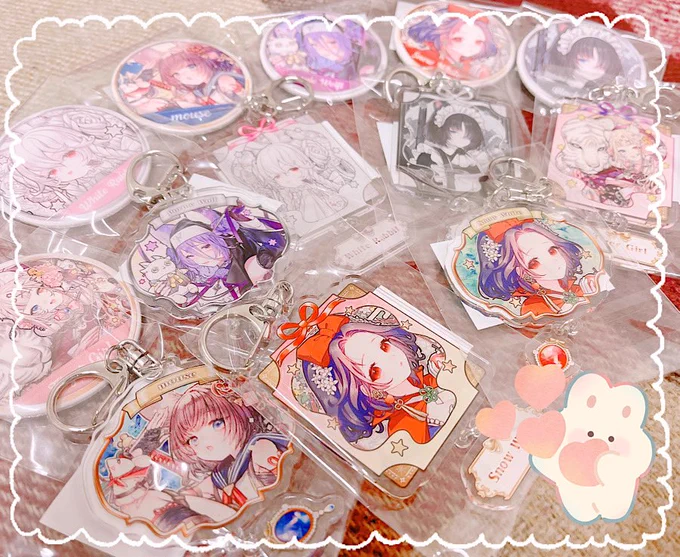 D賞のキーホルダーとE賞の缶バッチ!白雪姫ちゃんのキーホルダーは2種類あります!どれもかわいい 