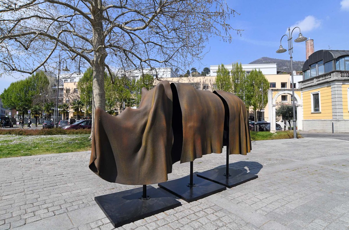 comolake_today's tweet photo. Cernobbio has officially opened its latest cultural event, Il viaggio del rinoceronte e il paradosso del tempo, an open-air exhibition by Italian sculptor Stefano Bombardieri: https://t.co/fCHcFRcHZe

#comolaketoday #lakecomo #modernart https://t.co/u8nLVNG8cA