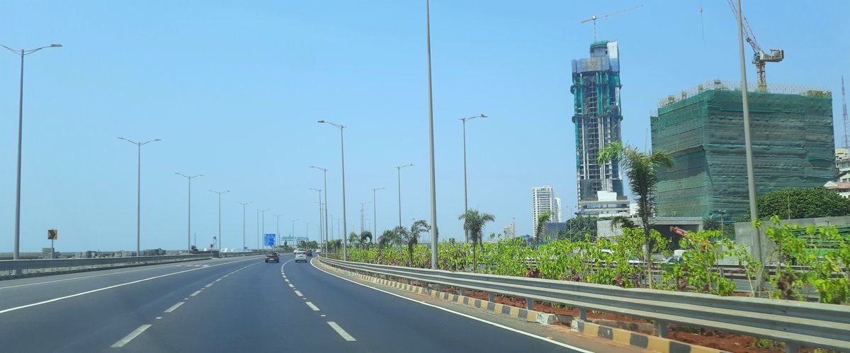 Sahilinfra2's tweet photo. Mumbai coastal road 
Turns out I never took pics of the road after it was opened 😜. So some Sunday morning pics from my side https://t.co/3zW0xYjbJ4