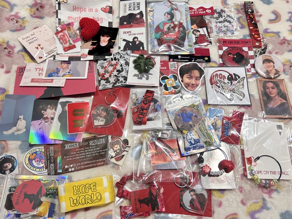 #HOPE_ON_THE_STAGE_TOUR_MANILA
Thank you! 💜💜💜
Day 1 - April 12, 2025