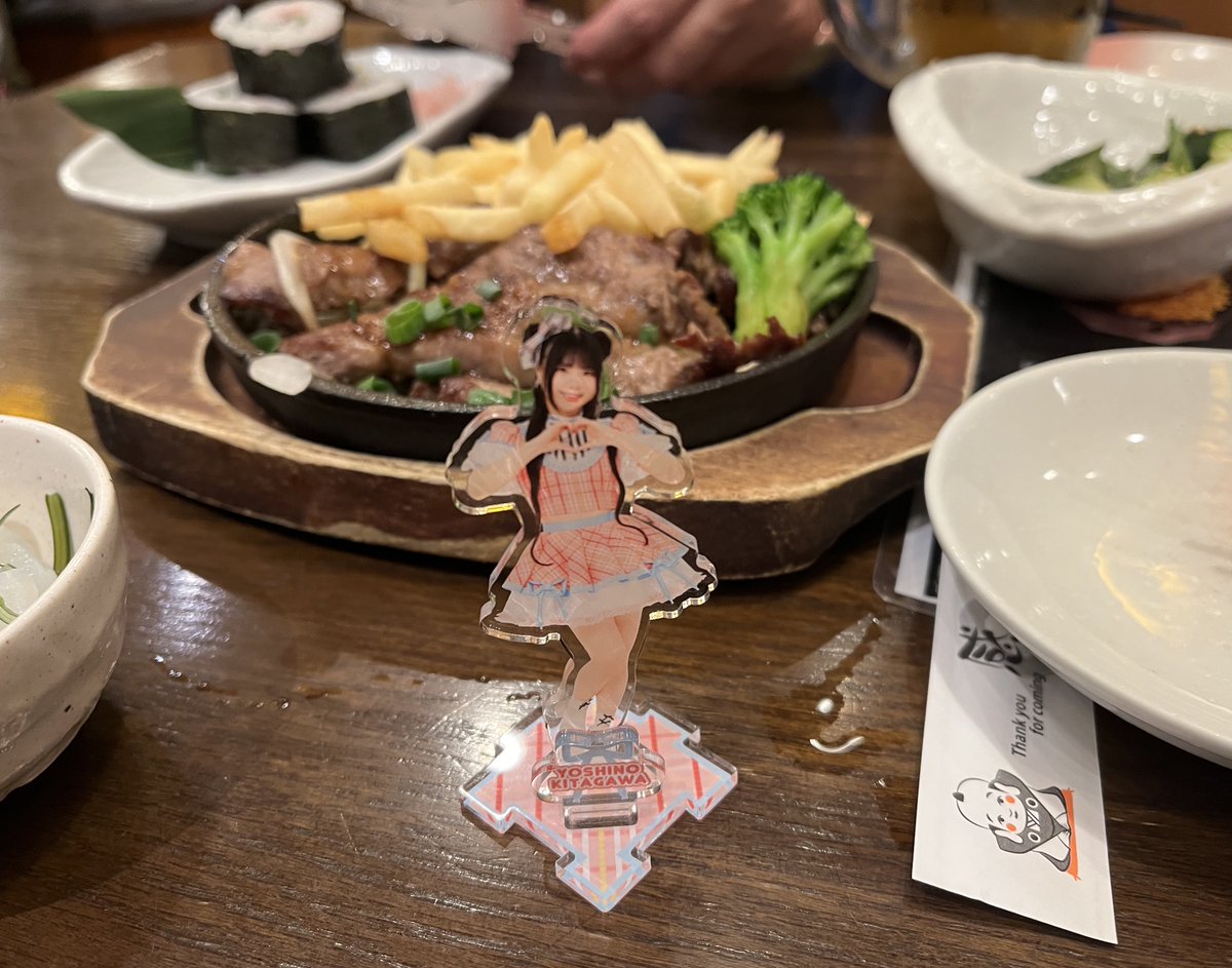 よこにゃんお疲れ生だよ🍻
予告どおりお肉ぱぺるにゃんころ〜🤭

#北川愛乃
#よこにゃん45