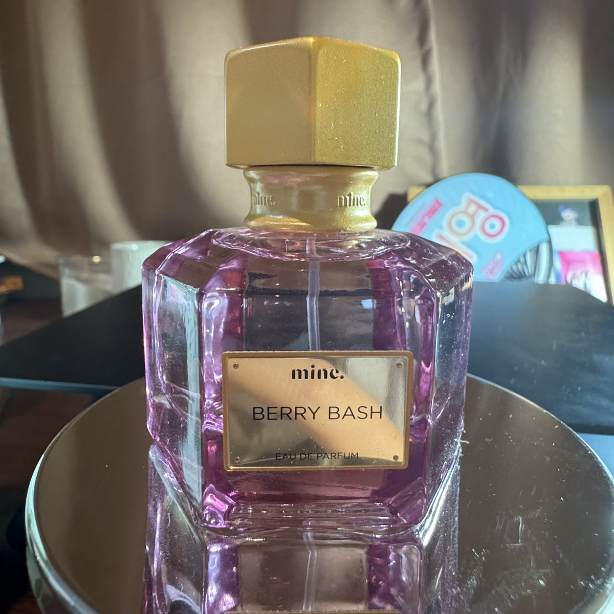 capyromi's tweet photo. wts preloved perfume parfum mine. perfumery berry bash 🍓 30 ml:

• beli di harga 224k, dijual 110k ajaa
• isi masih banyak banget cuma pernah coba spray sekali ke wrist https://t.co/c6xSyj6dzy