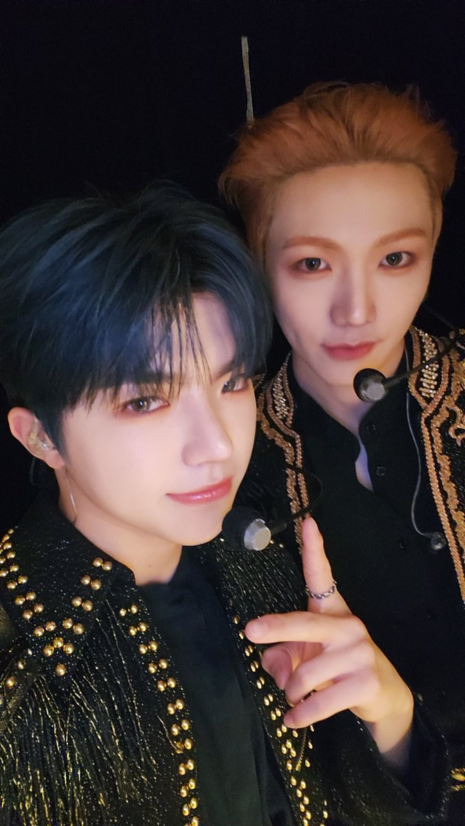 at_ALL_H_OURS's tweet photo. [#온]
홍콩!! 또 갈래여🐥✨️👍👍

#ALL_H_OURS #올아워즈
#ON_N #온 https://t.co/w4beo0DQjv