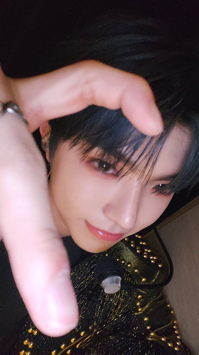 at_ALL_H_OURS's tweet photo. [#온]
홍콩!! 또 갈래여🐥✨️👍👍

#ALL_H_OURS #올아워즈
#ON_N #온 https://t.co/w4beo0DQjv