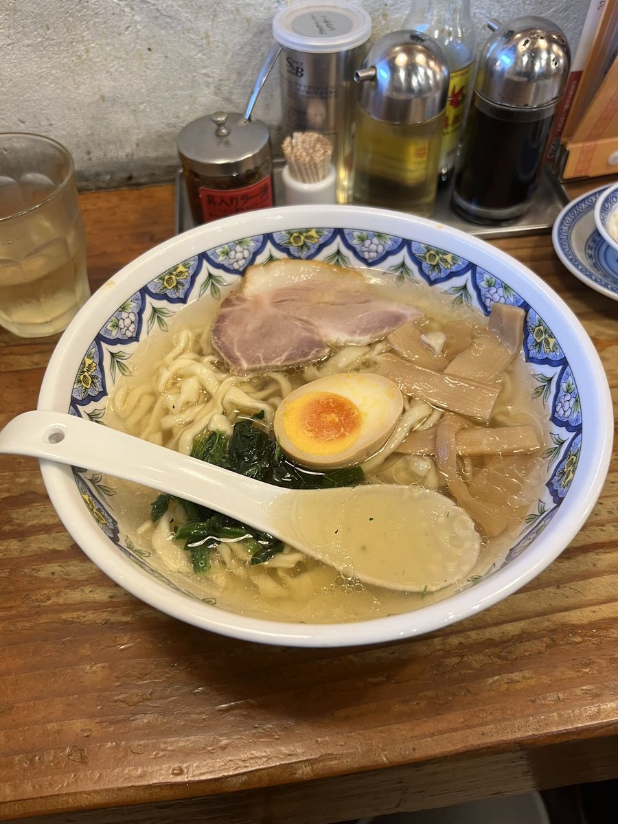 Cherry417Yuko's tweet photo. 揚州商人で餃子、皿エビワンタン、塩ラーメンを食べました。 https://t.co/rNpauU93sU