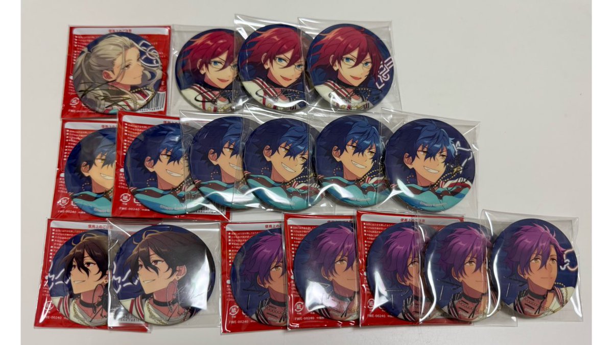 exc_acc's tweet photo. 【譲渡】 あんスタ　7周年　缶バッジ

譲￤画像参照

求￤¥100/個+送料

◎郵送のみ
◎リトリンご一読の上、
　お気軽にお声掛けください☺︎ https://t.co/lwta1C5l8s