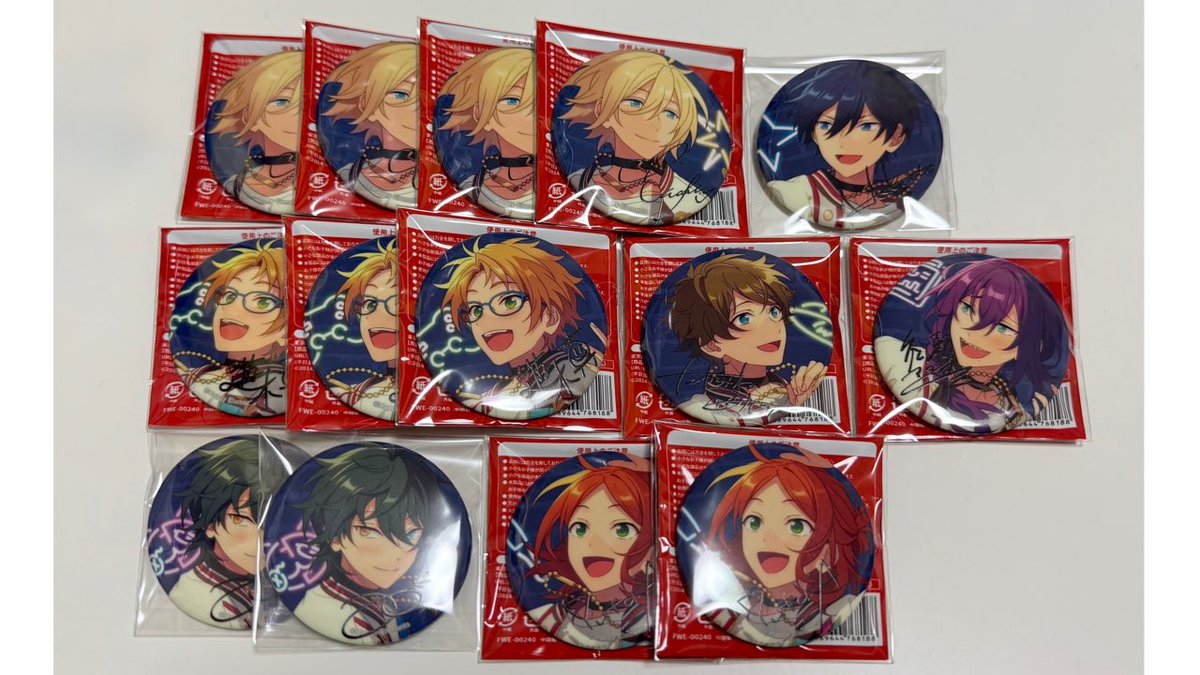 exc_acc's tweet photo. 【譲渡】 あんスタ　7周年　缶バッジ

譲￤画像参照

求￤¥100/個+送料

◎郵送のみ
◎リトリンご一読の上、
　お気軽にお声掛けください☺︎ https://t.co/lwta1C5l8s
