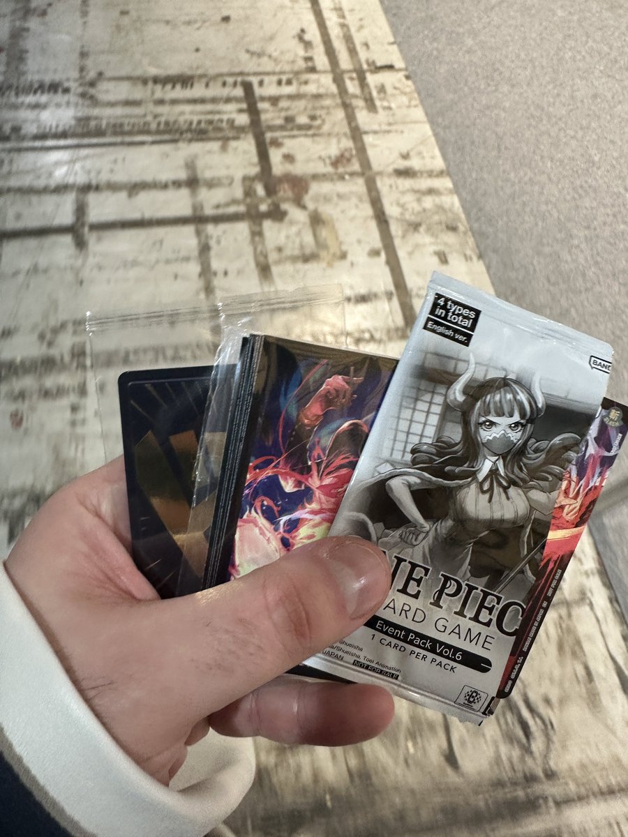 Got 71st in the Athens OPTCG Regional! 
Lost first 2 games cause of missplays…

Pretty sure 30% of the event was playing Shanks 😆 

R1 Pluffy - ✅ 
R2 Shanks - 🚫
R3 Shanks - ✅ 
R4 Pluffy - ✅ 
R5 Doffy - ✅ 
R6 Zoro - 🚫
R7 R/G Smoker - 🚫
R8 Whitebeard ✅