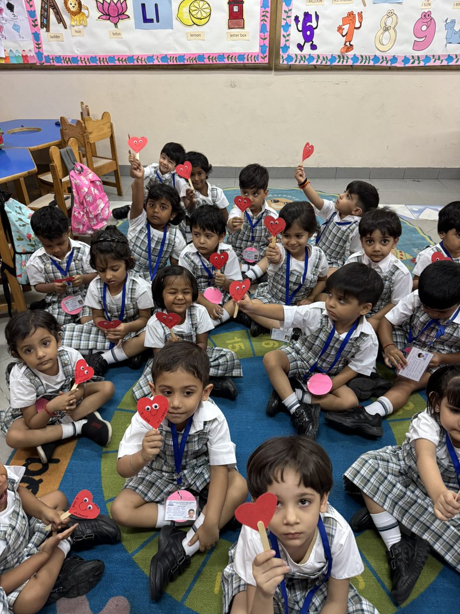pallavi_singh4's tweet photo. 1st day, 1st week, full of tender moments &amp; tiny tears! Our little stars began with teary eyes but are now all smiles. #interactiveactivities to #storysessions, it’s been a joyful start to a beautiful journey!#NewNursery @ashokkp @y_sanjay @pntduggal @ShandilyaPooja @anupmauppal7 https://t.co/DJUUdvatpr