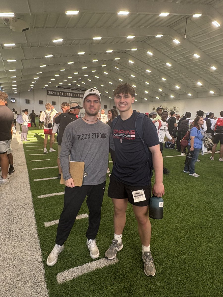 Madec van Leeuwen tweet media