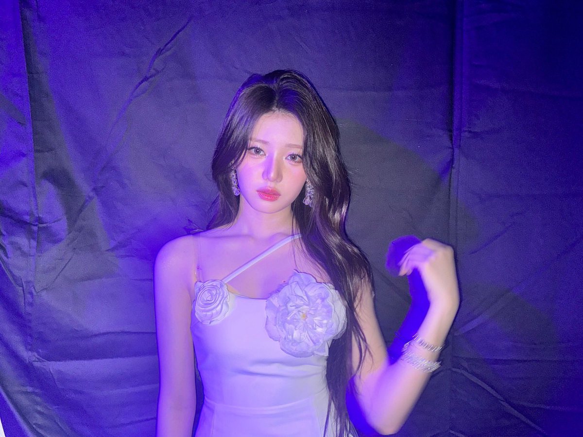 picbaemon's tweet image. RORA WEVERSE UPDATE