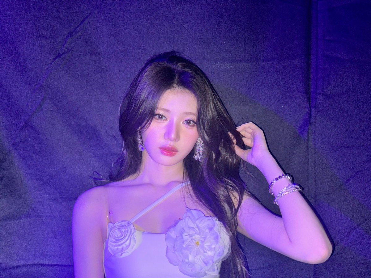 picbaemon's tweet image. RORA WEVERSE UPDATE