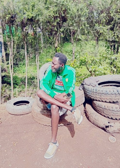 OleSavanna16999's tweet photo. #OnlyGodCanJudgeMe Sometimes You Need to Walk Your Own Path.... #Kajiado HipHop Head in the Building, Kama Uko na #Beef Karibu #Kichinjio ya Kenya Meat Commission #Kiserian au #KitengelavTukuGeuze #NyamaChoma coz #Mistari Zako Ni #Kachumbari Kwangu https://t.co/N9ujyeOwsB