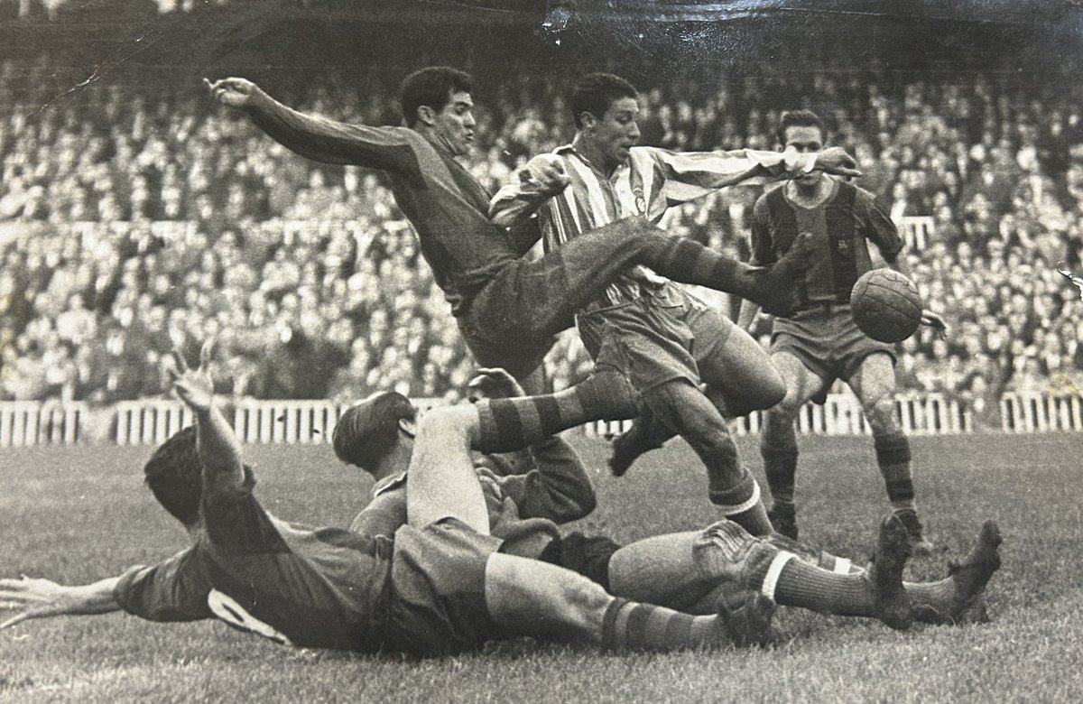 Tinha que ser rápido e esperto. Os zagueiros não perdoavam os atacantes!