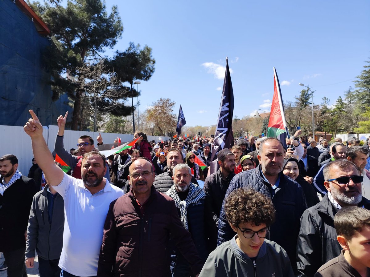 hyhuseyn's tweet photo. GAZZE ÖLÜYOR, AYAĞA KALK…

@KonyaSTKpltfrm öncülüğünde düzenlenen yürüyüş ve basın açıklamasına Hak-İş Konya İl Başkanlığına sendikalarımız ve üyelerimizle birlikte katılım sağladık.

KAHROLSUN israil
YAŞASIN ÖZGÜR FİLİSTİN

@hakiskonf 
@hizmetissendika https://t.co/BDBadd47aq