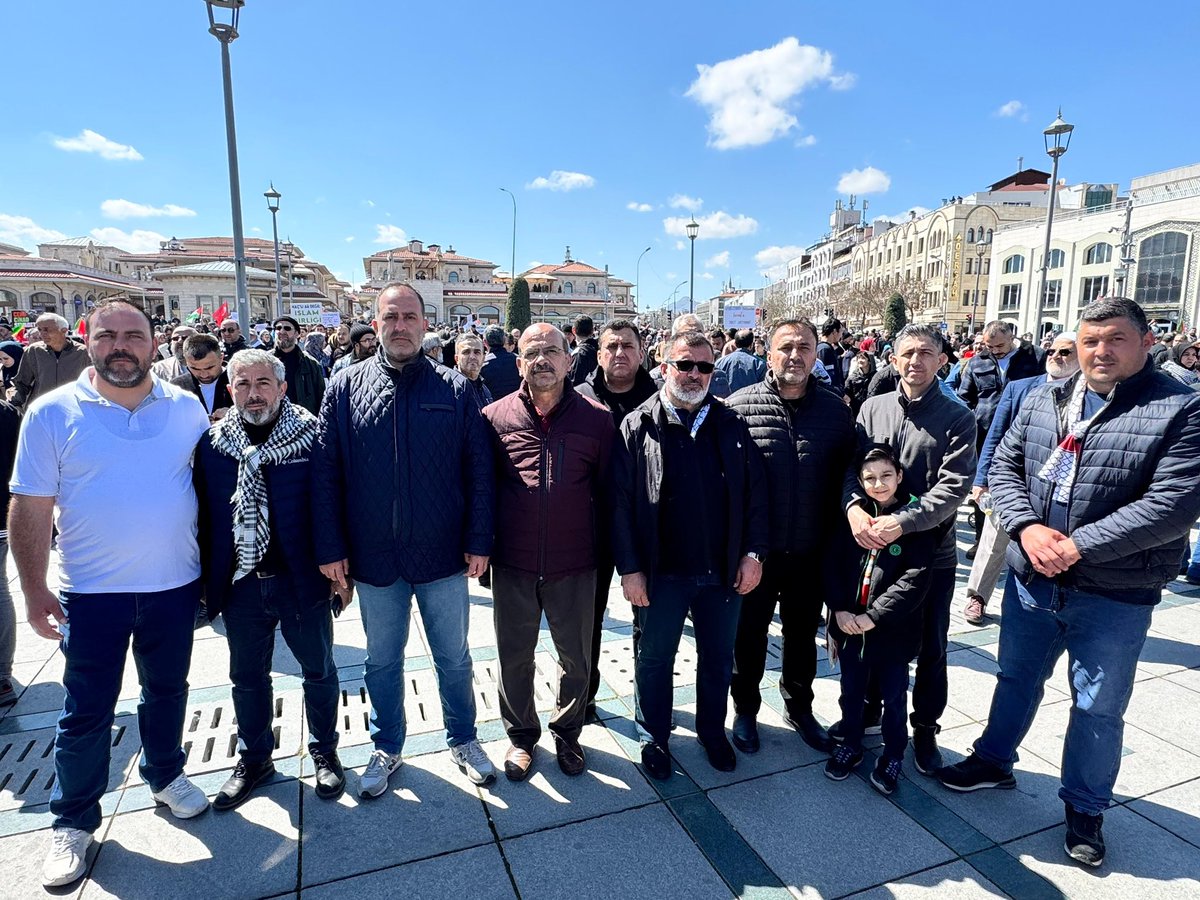 hyhuseyn's tweet photo. GAZZE ÖLÜYOR, AYAĞA KALK…

@KonyaSTKpltfrm öncülüğünde düzenlenen yürüyüş ve basın açıklamasına Hak-İş Konya İl Başkanlığına sendikalarımız ve üyelerimizle birlikte katılım sağladık.

KAHROLSUN israil
YAŞASIN ÖZGÜR FİLİSTİN

@hakiskonf 
@hizmetissendika https://t.co/BDBadd47aq