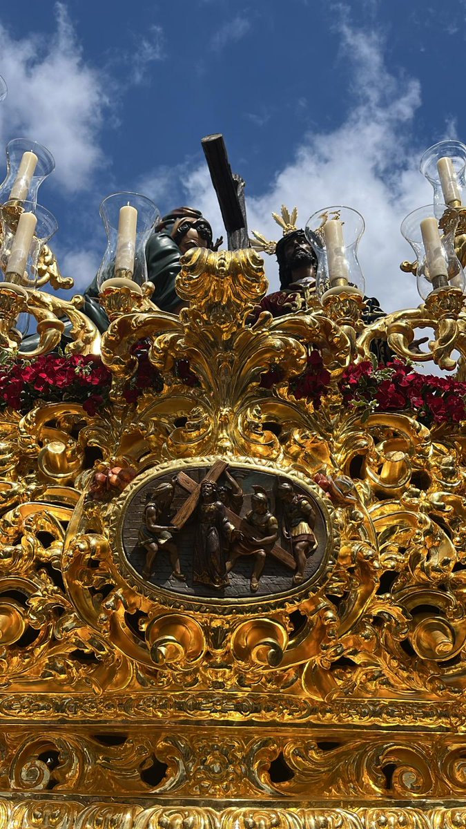 PasionDeSevilla's tweet photo. El SEÑOR DE LA VICTORIA EN LA CALLE 🤍 @cruzdeguiaser

#SSantaSevilla25 https://t.co/gds8wx8Qfc