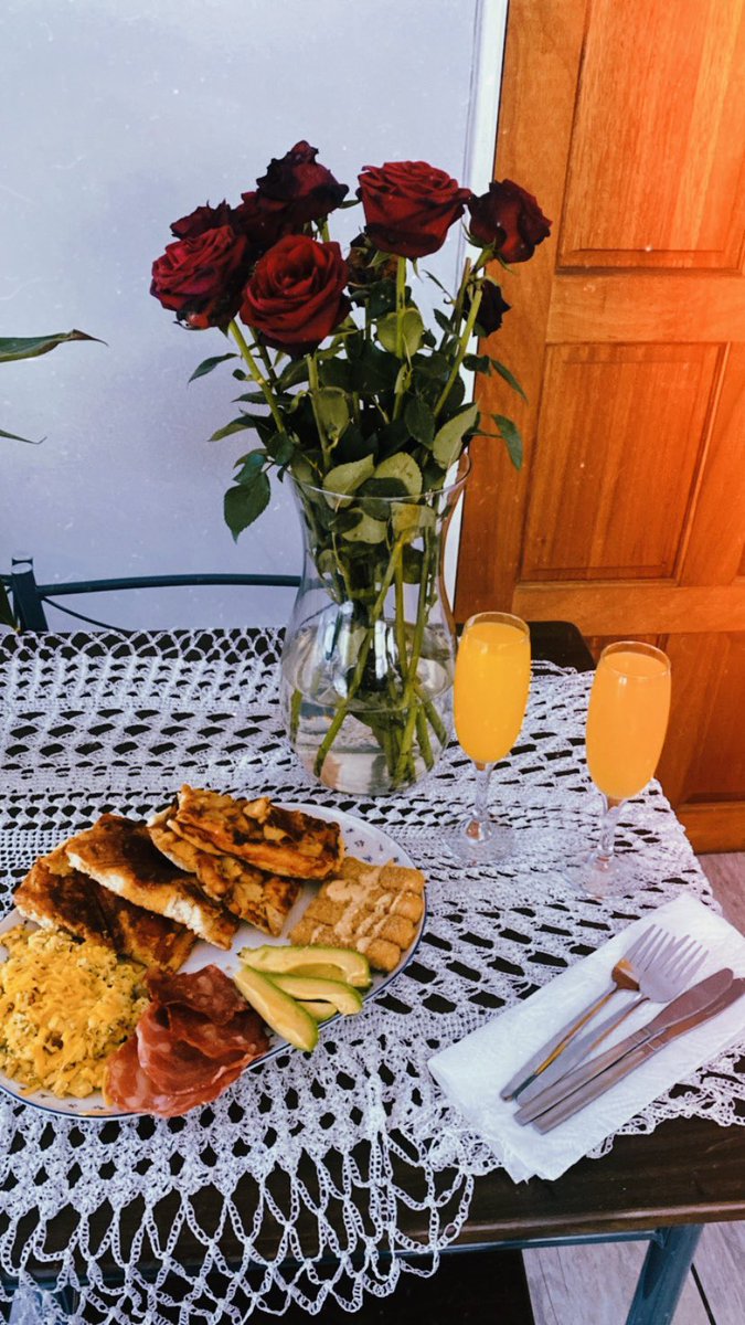 lelo_meela's tweet photo. #BigBackBrunch https://t.co/PN6J25ZC9q