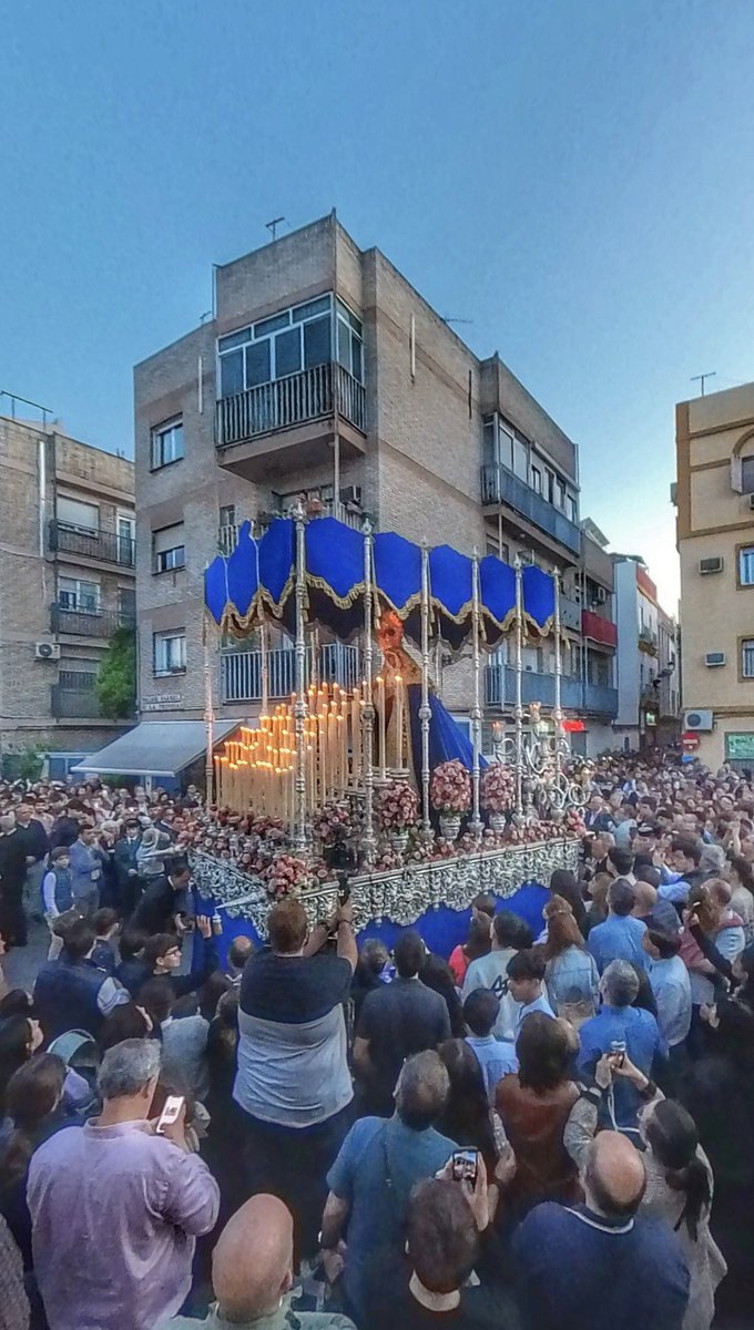 Sevilleando_'s tweet photo. La @HermandadSJO por el entorno de Mª Auxiliadora https://t.co/2oUBW5ctUp
