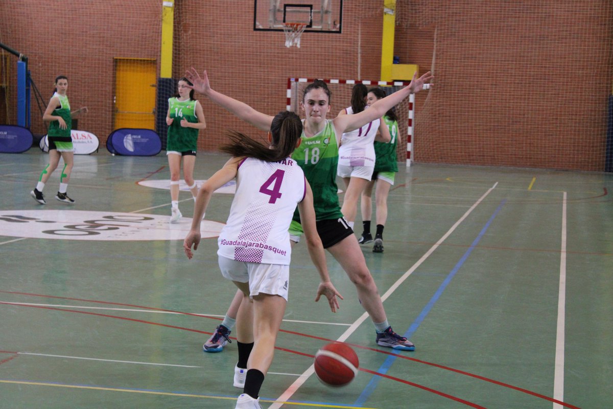 fbclm's tweet photo. #LigaUCLM🚺 | Final Q3 | Jornada 3
🏀@CEIToledo 36-36 @GuadaBasket 
💻Streaming👇
https://t.co/OUe5JfgnYU
📊STATS by @SwishAllHoops
📸Flickr FBCLM
#PasionXBasketCLM https://t.co/HbVeqF5C6h
