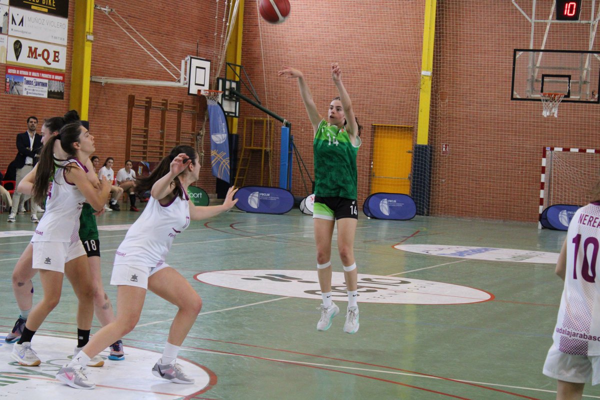 fbclm's tweet photo. #LigaUCLM🚺 | Final Q3 | Jornada 3
🏀@CEIToledo 36-36 @GuadaBasket 
💻Streaming👇
https://t.co/OUe5JfgnYU
📊STATS by @SwishAllHoops
📸Flickr FBCLM
#PasionXBasketCLM https://t.co/HbVeqF5C6h