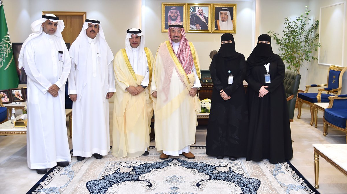 emara_najran's tweet photo. الأمير #جلوي_بن_عبدالعزيز يطلق برامج التواصل الاجتماعي لمدينة نجران الصحية. 
https://t.co/gO4CkEkaEM https://t.co/8sX3AkxEzF