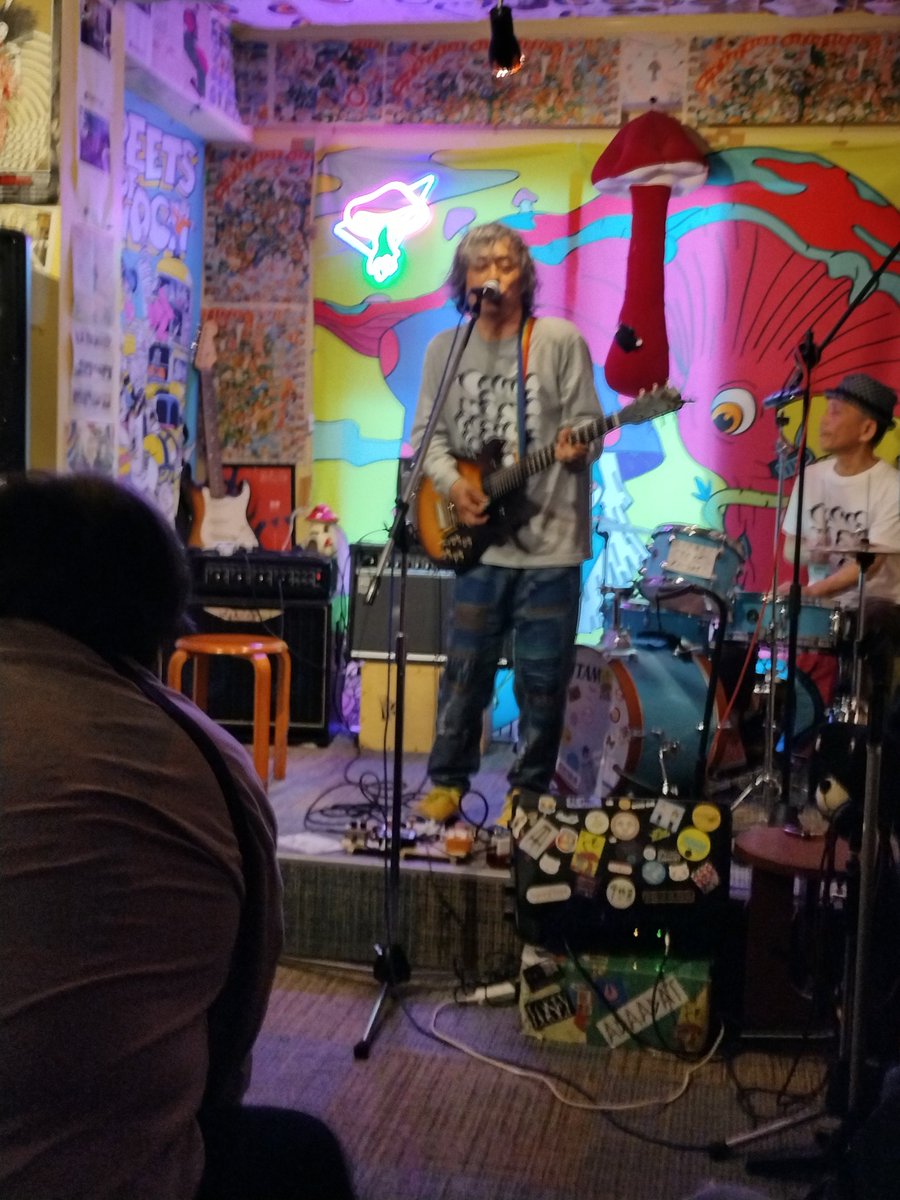 ewOIN7cZ5's tweet photo. 阿佐ヶ谷mogumoguにて、「Return the Gift vol.2」おかげさまで大盛況でした!沢山のお客様に来て頂きました。デーメーテール、bunny house、The 弱者同盟、テツコ。最高過ぎました！お疲れ様でした!デーメーテールさんはお客様が満杯で前には行けなくて、背後から集客だけ撮りました😅 https://t.co/ZOlHP8EXjW