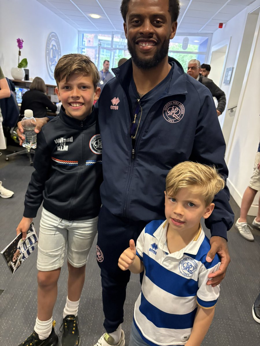 GunnerGribble's tweet photo. Great weekend @QPR with Oliver and James. https://t.co/5tAvSN5Ss6