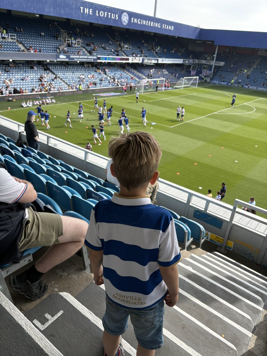 GunnerGribble's tweet photo. Great weekend @QPR with Oliver and James. https://t.co/5tAvSN5Ss6