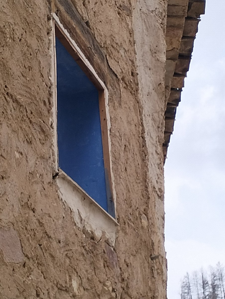 CarlesMacian's tweet photo. Algez y azulete. Estamos en el #Churristan, pero podría ser el Atlas...
#Montan #AltoMijares https://t.co/Jt4HIDrRch