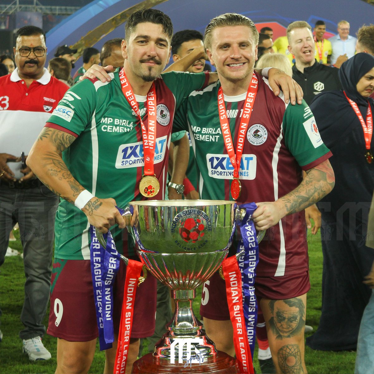 MaidanerGoppo's tweet photo. Hey, Double Champions! Are you ready for our Mohun Bagan special live at 9:30 pm with @MBFT89 and Arion Script? 🟢🔴 https://t.co/E0wbPlqTW2
