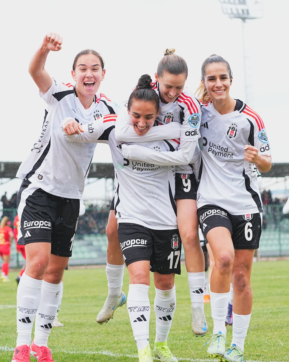 BJKKadinFutbol's tweet photo. 📸 Karşılaşmanın ilk yarısından fotoğraflar.
#ASFvBJK 🦅 https://t.co/YzhhmmW6Hn