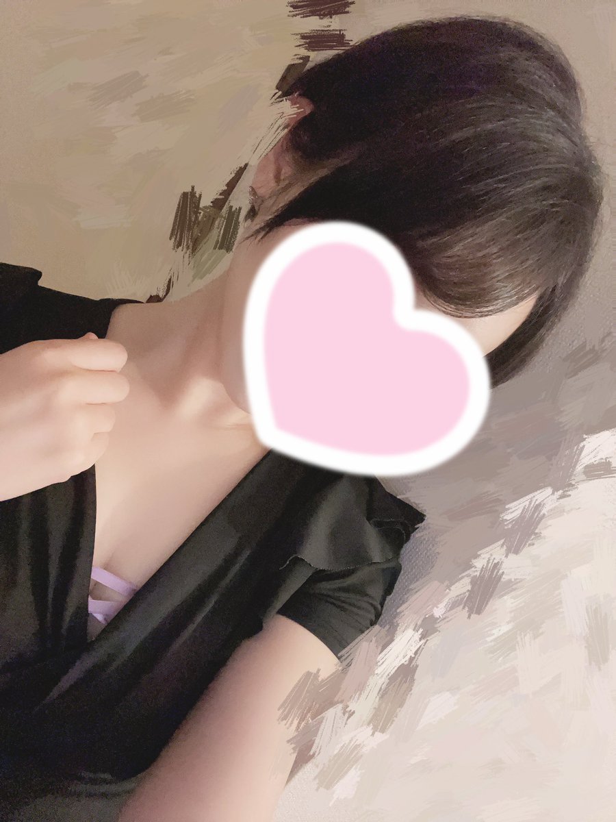🐏こんばんは🌟
明日14(月)出勤します💖

すでにご予約頂いてますお兄様
ありがとうございますᙏ̤̫͚❣️

🈳11:00-100分まで🉑

🈵13:00-14:30

🈳14:50-100分まで🉑

週の始まり(月)から
幸せホルモンとも呼ばれる💞
オキシトシン溢れるマッサージ💆‍♂️💗
お楽しみに😌