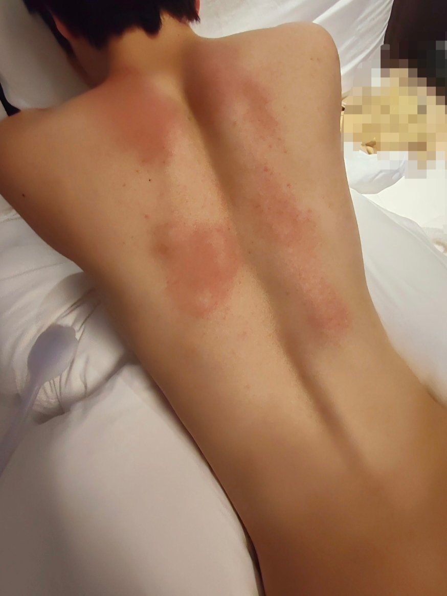 关于某梦的正反面（手机里的库存已经不多了）
因为怕掉马甲谨慎到给手机壳打码