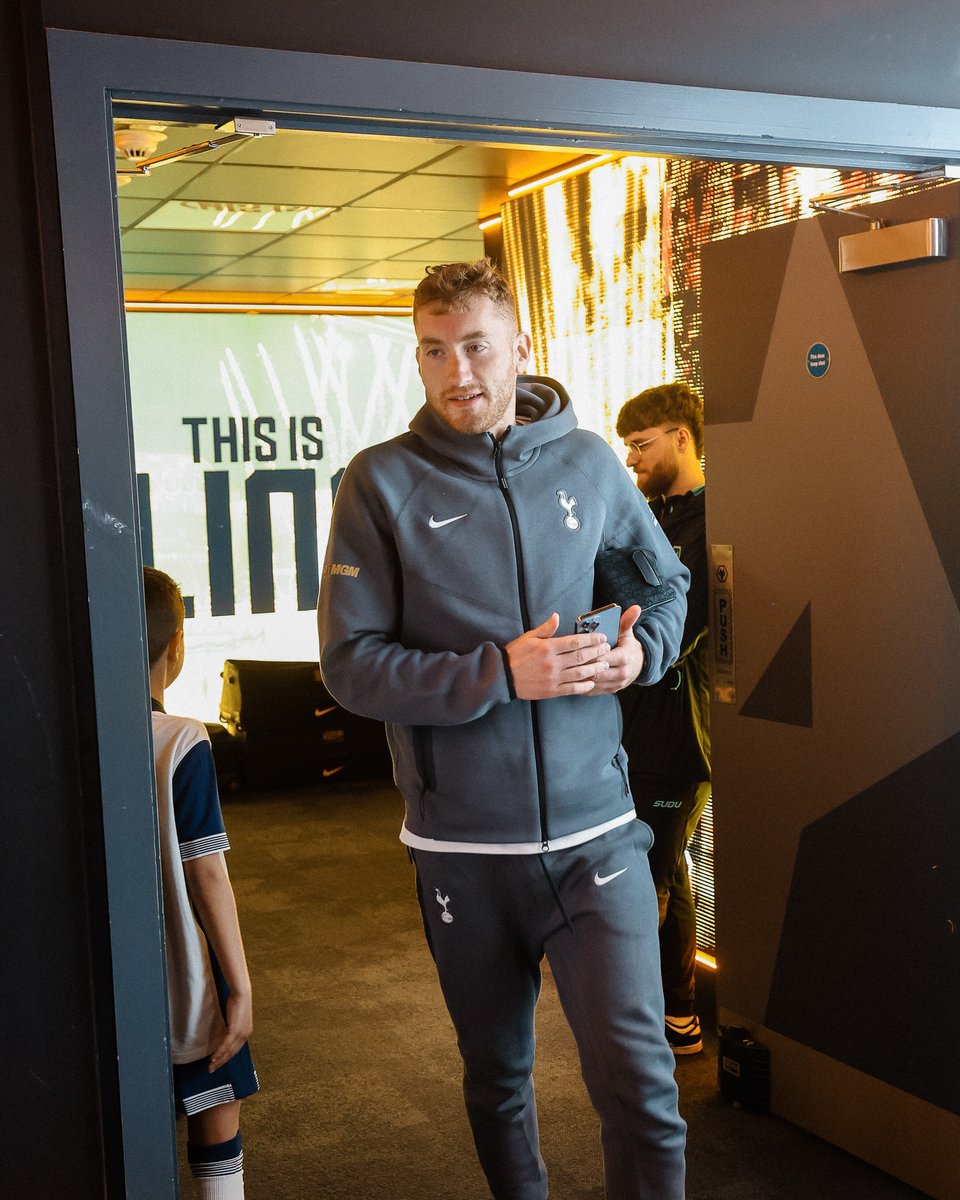 SpursOfficial's tweet photo. Deki's back in the squad 🙌 https://t.co/T48R3BuWw1