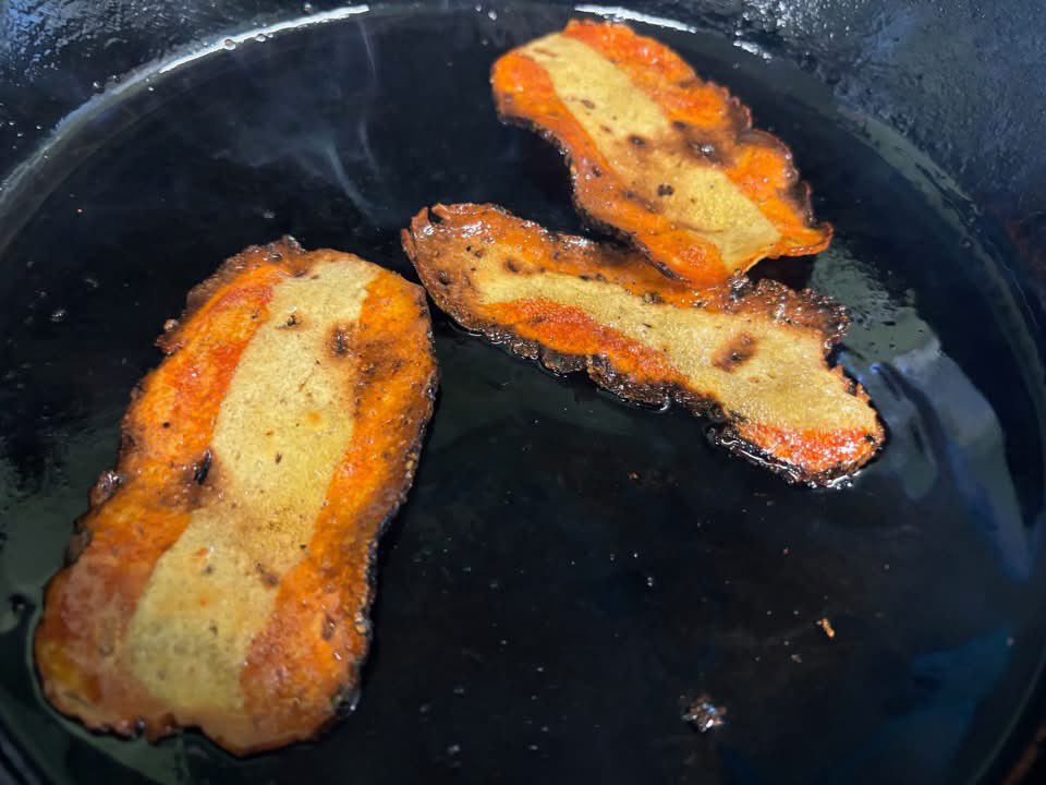 mcsole's tweet image. Just put up a few mail order packages of our most popular meats and cheeses 

midcoastvegan.square.site/product/april-…