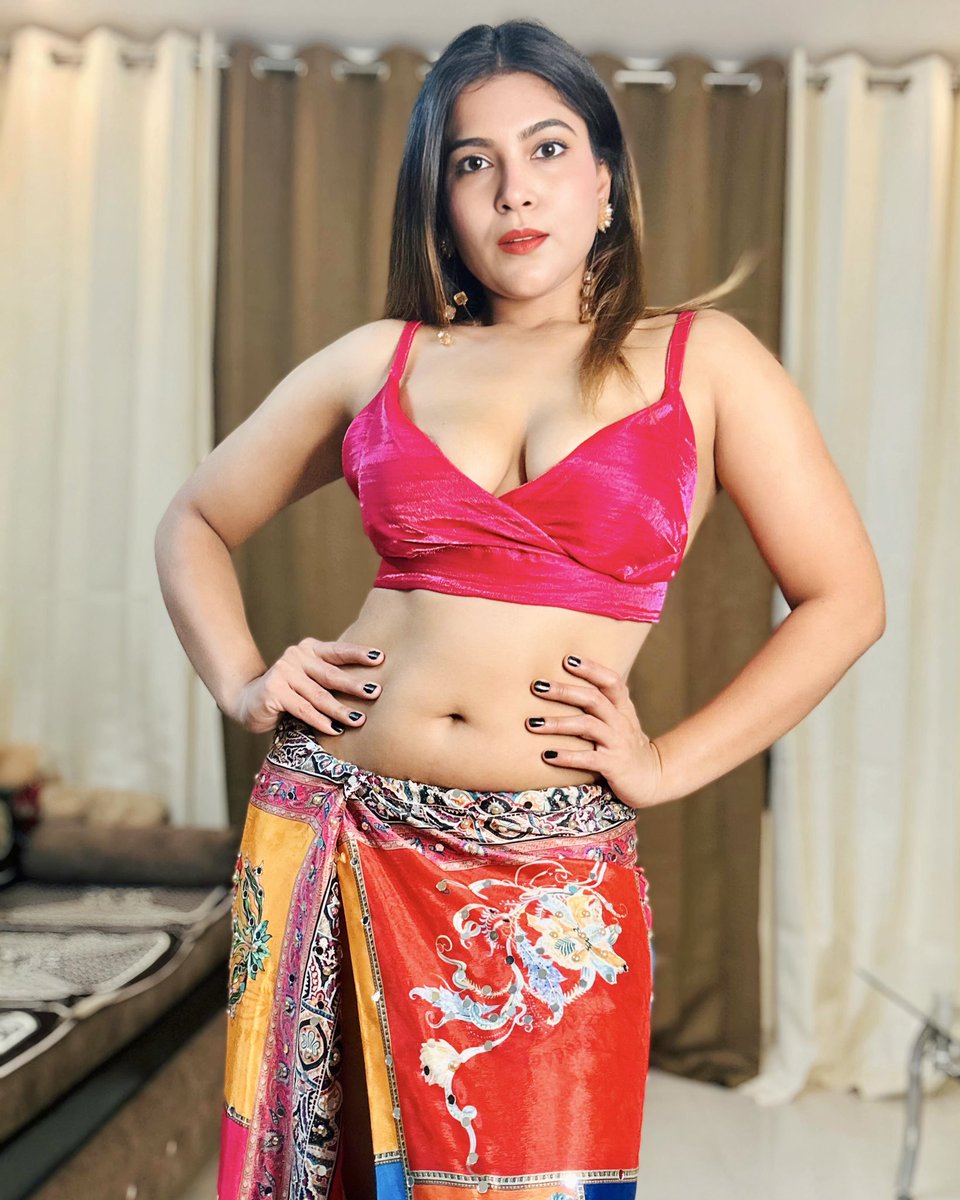 itanyachaudhari's tweet photo. Made in India, slaying worldwide 😉🔥 https://t.co/HynmPdDtgi