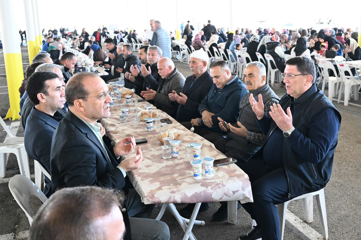 Geçtiğimiz günlerde ebediyete irtihal eden Kepez Belediyesi Meclis Üyemiz Adem Çelik’in ağabeyi, Çelik Kuruyemiş sahibi Erol Çelik’in eşi Merhume Gülsen Çelik için okutulan Mevlid-i Şerif’e Antalya Şans Oyunları ve Milli Piyangocular Esnaf Odası Başkanımız Sercan Çobanoğlu,