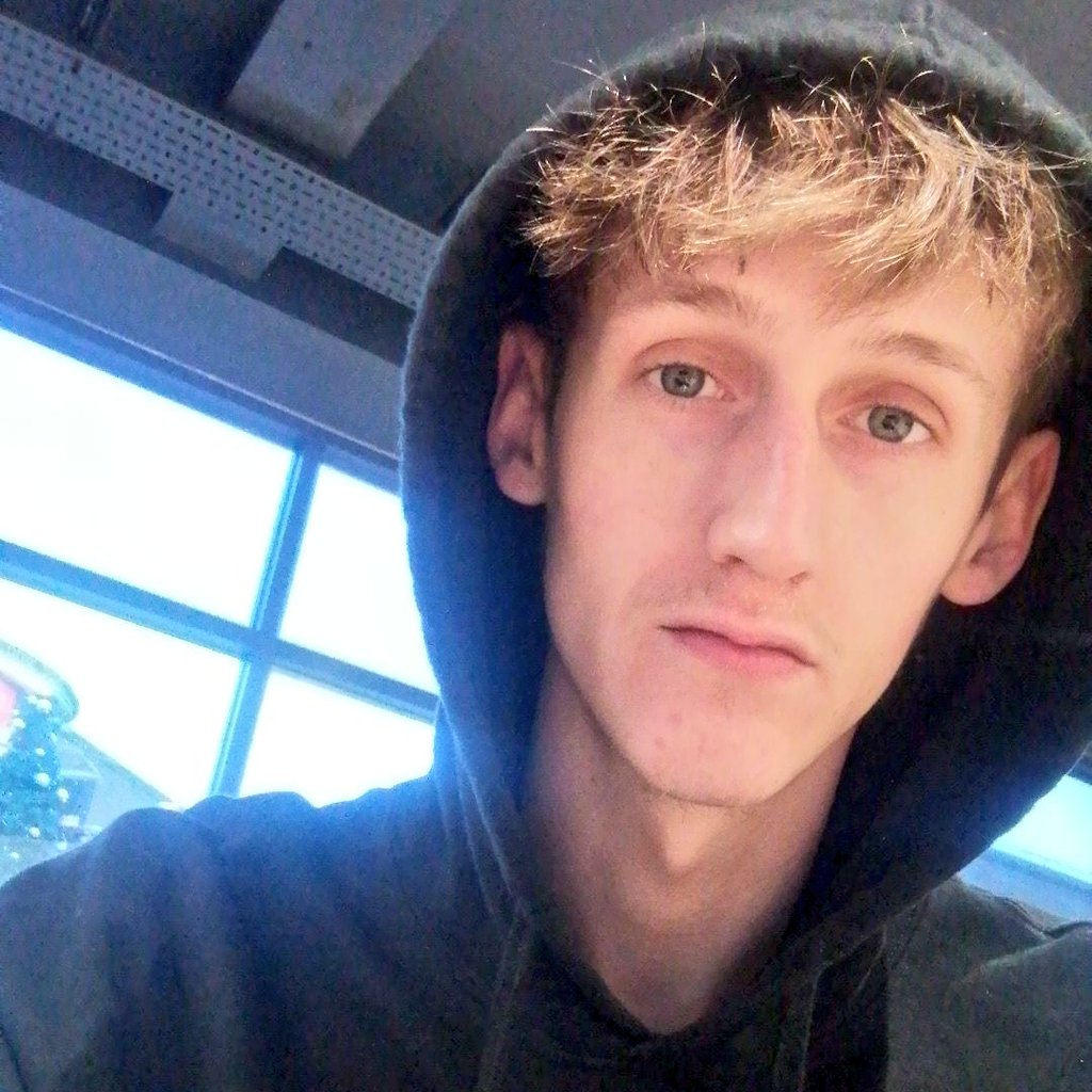 blayzeuk's tweet photo. #NewProfilePic https://t.co/uzGwYdppzO