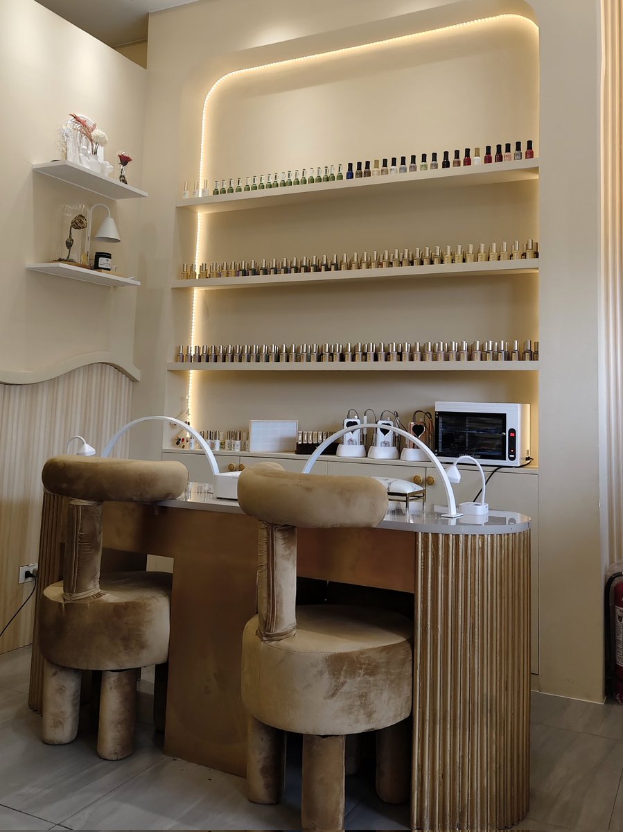acaylariza's tweet photo. Fresh nails + footspa – much-needed pamper time, always hits the reset button 💅 https://t.co/ISl3mNk0ow